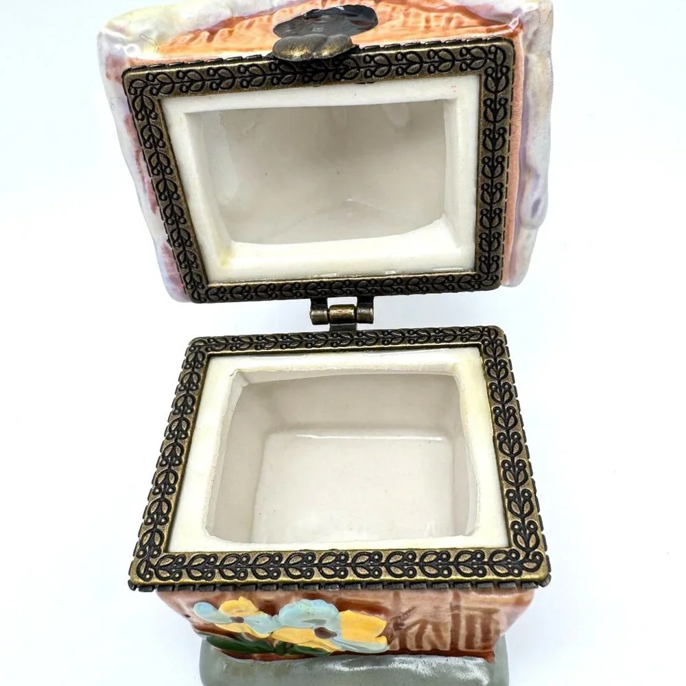 Bird Green Birdhouse Floral Trinket Box with a White Bird Figurine 2